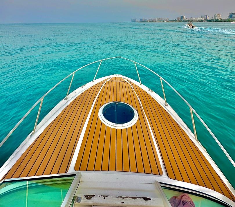 یات(قایق لوکس شخصی)